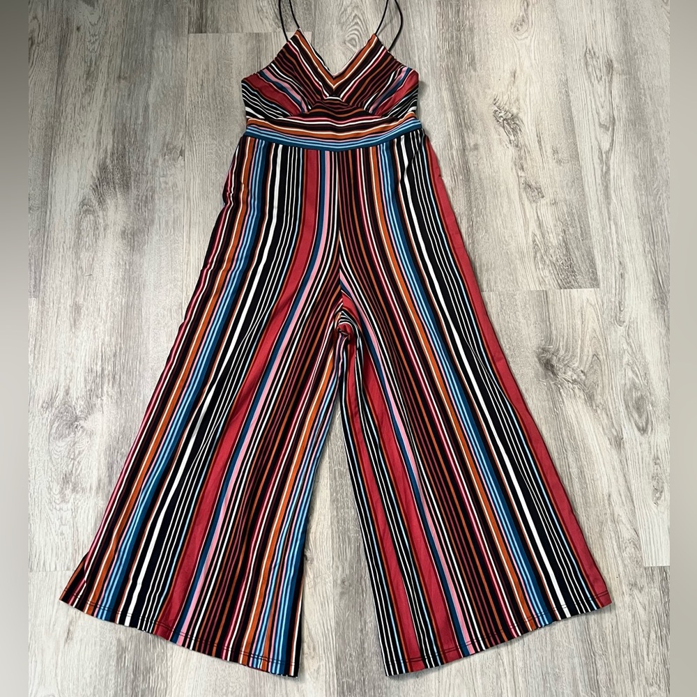 Rue 21 striped jumper in excellent condition Size medium.